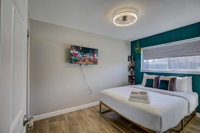 Photo - The Landing on the Strip