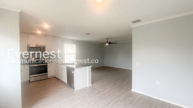 Photo - Spacious Home with Fenced Yard and Attached Garage / 3 beds 2 baths / Available now