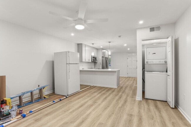 Photo - Brand New 2BD/1.5BA Only 1/2 Block Off St Charles Ave Unidad 2