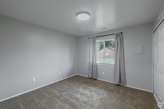 2BR, 1BA - 900SF - Primary Bedroom - Masonic Estates