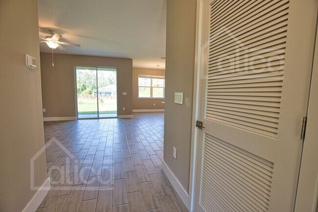 Photo - 3957 Constitution Dr