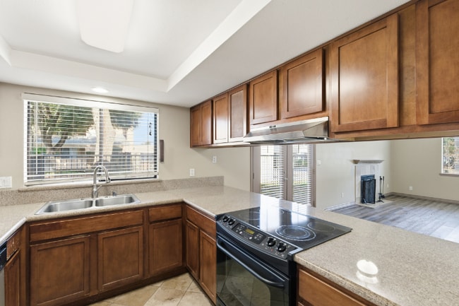 Photo - 7675 N First St Unidad 109