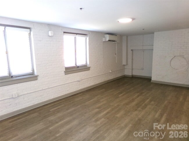 Photo - 197 N 2nd St Unidad 003