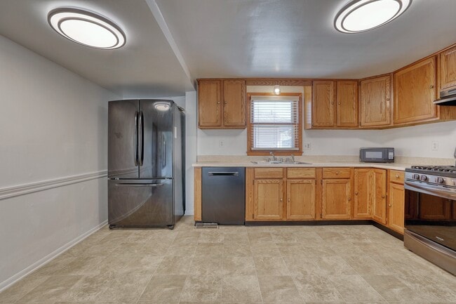 Photo - 4834 N 106th St