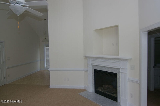 Photo - 2104 Cherrytree Ln