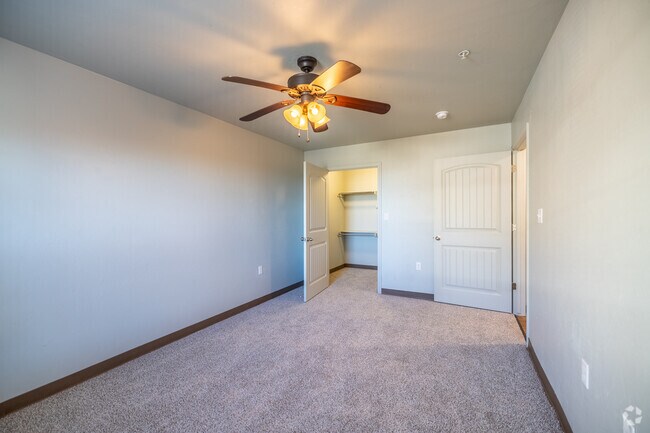2BR, 1BA - 1,000SF - First Bedroom