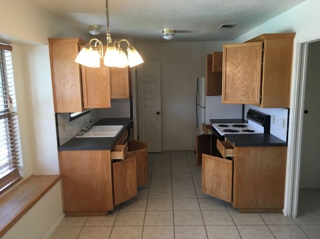 Photo - 3 BED / 2 Bath  AVAILABLE END OF JANUARY