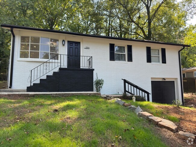 Building Photo - 2394 Bouldercliff Way SE Rental