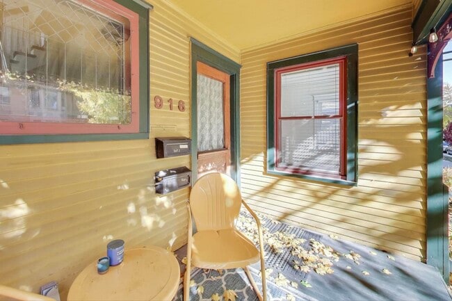 Photo - 916 Pleasant St Unit 1