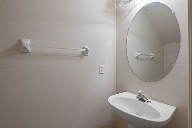 Photo - 3 Bed 2, Full Bath, 2 Half Bath, 1 Car Garage Townhome near MacDill AFB