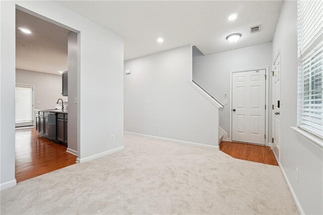 Photo - 396 Weatherstone Pl