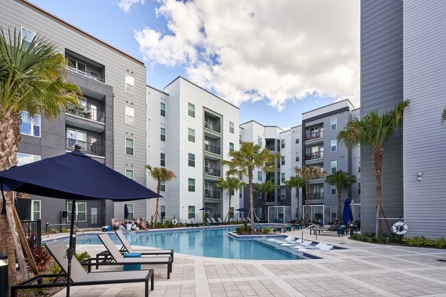 The Accolade Collegiate Village West
