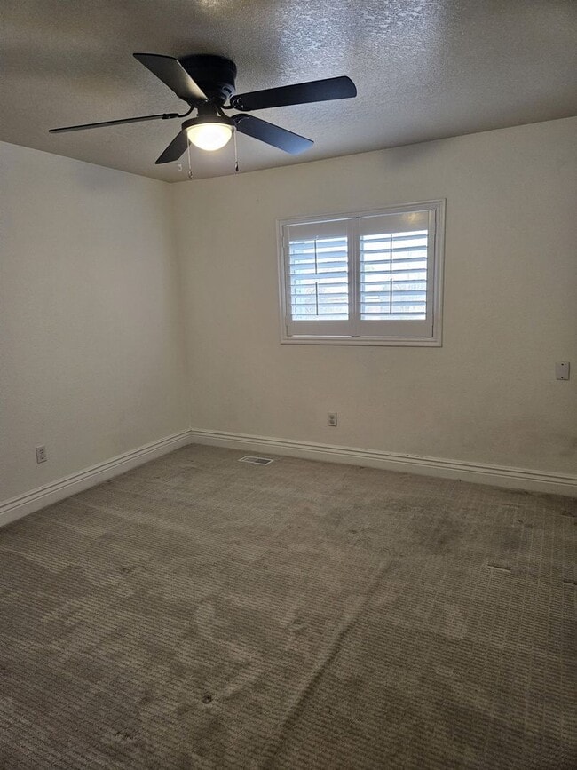 Photo - Wonderful townhome for rent in Nampa. Near Lake Lowell.