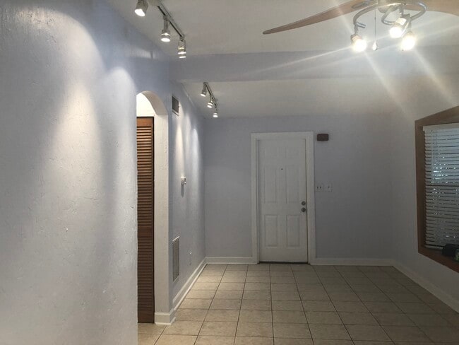 Photo - 122 19th Ave N