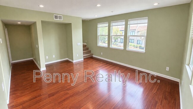 3011 Pacific Palm Way
