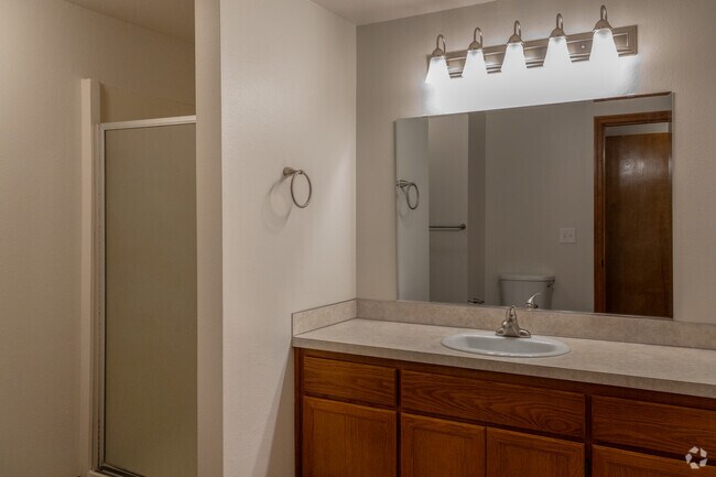 2BR, 2BA, - 1055SF - Bathroom