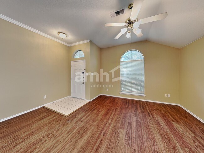 Photo - 432 Round Rock Rd