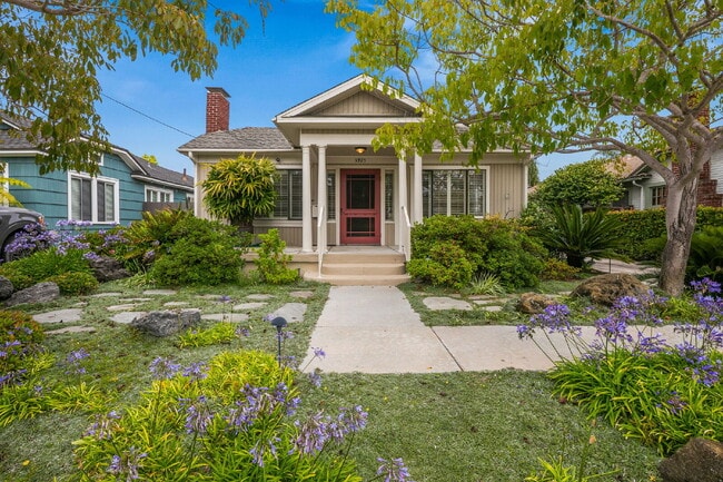 Building Photo - "Charming 3-Bed, 2-Bath Oasis in Mission Hills – Spacious 1792 Sq Ft Home on Hawk Street!"