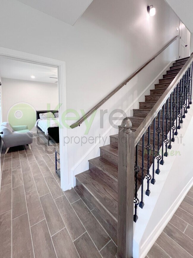 Photo - Beautiful 4-bed/3.5 bath Home in Edinburg