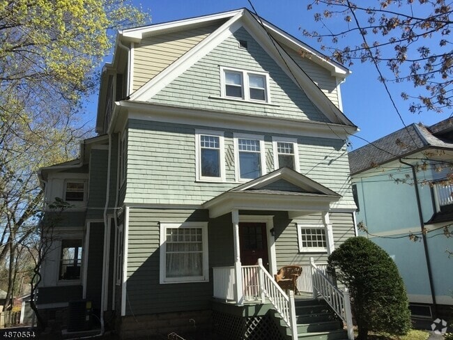 Building Photo - 580 Ridgewood Rd Rental
