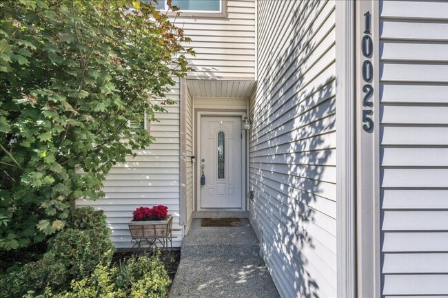 Photo - Stylish Yelm Home with A/C, Butcher Block Counters & Fully Fenced Yard!