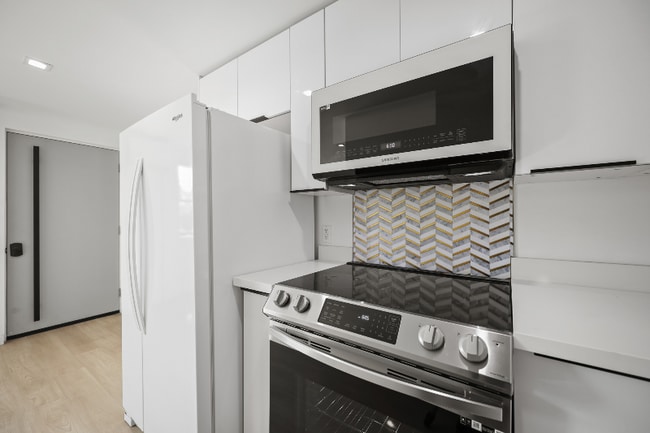 Photo - 1139 Bellevue Ave Unit 6