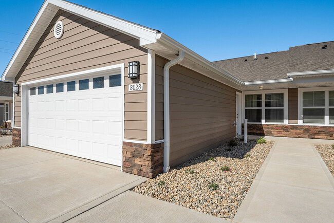 Building Photo - Redwood Rochester Hills Rental