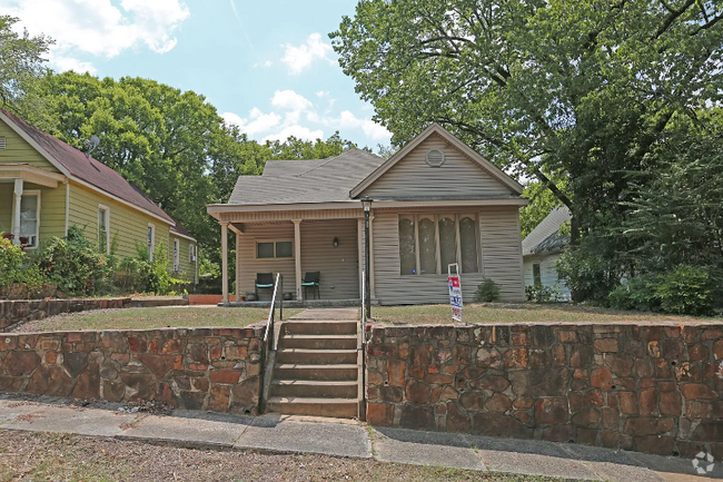 Building Photo - 102 S Schiller St Rental