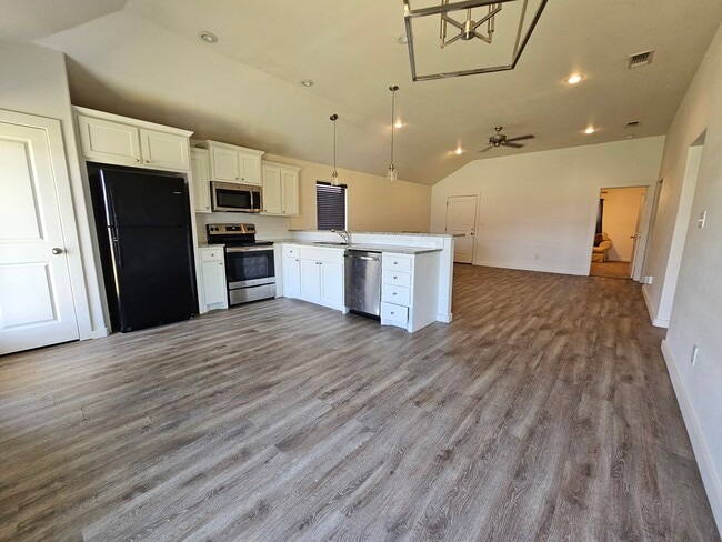 Photo - 1710 100th St