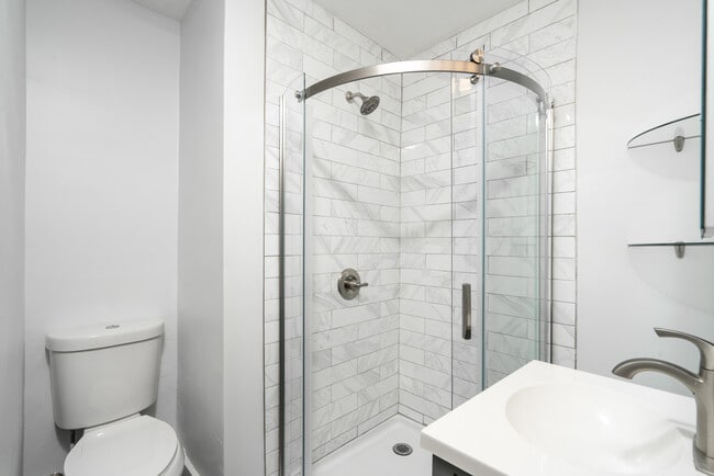 Photo - 405 W 3rd Street