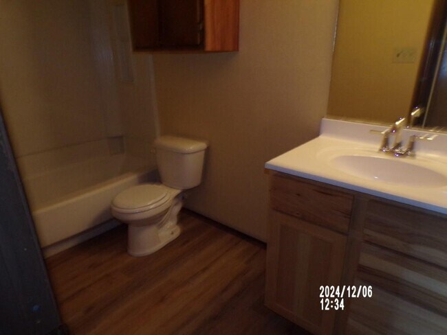 Photo - 6108 NW Maple Ave Townhome