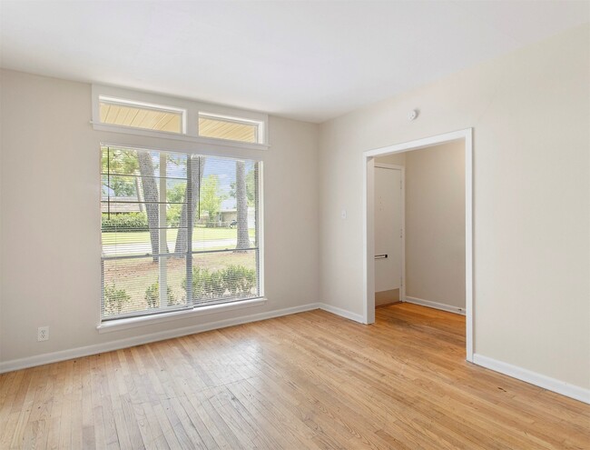 Photo - 13306 Oak Leaf Ln