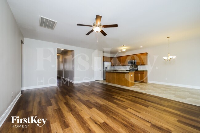 Photo - 117 Saintsbury Pl