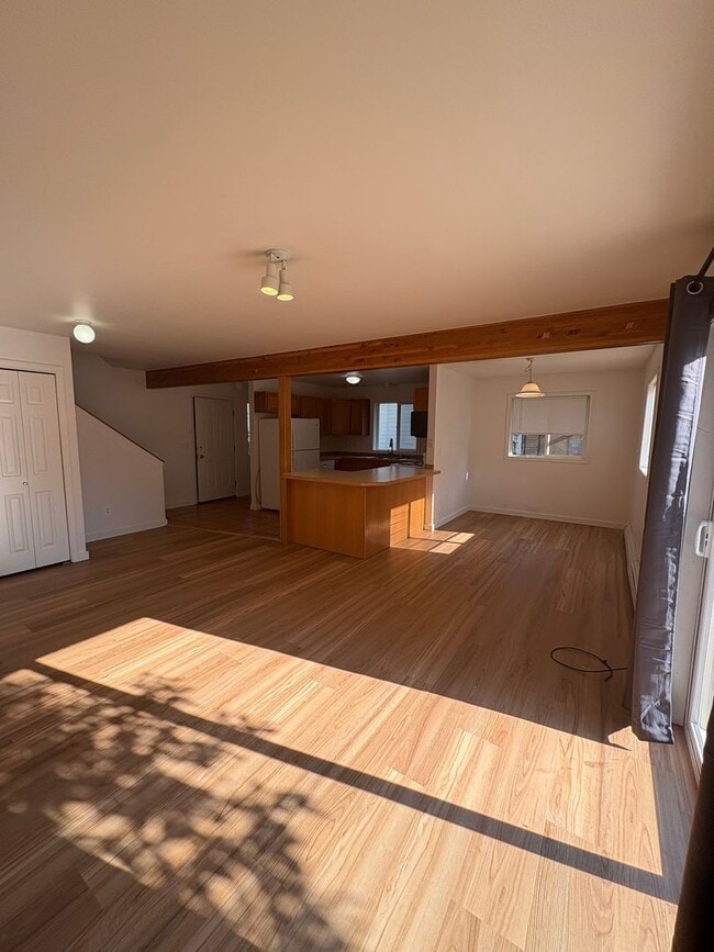 Building Photo - Classic 3 Bedroom 2 Bath Home with Attached 2 Car Garage!