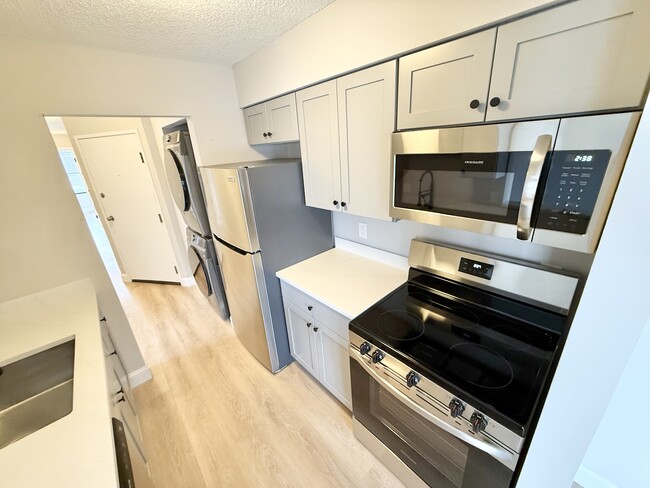 Photo - 69 Msgr Patrick J Lydon Way Unidad 306