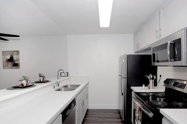 Photo - Waverly at Silverlake