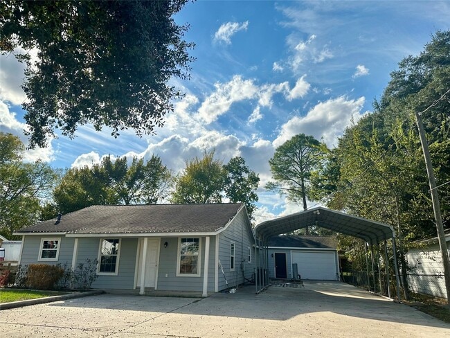 Building Photo - 3331 Longhorn Dr