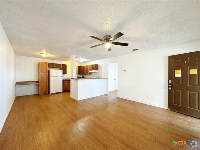Building Photo - 20115 San Marcos Hwy Unit 1A Rental