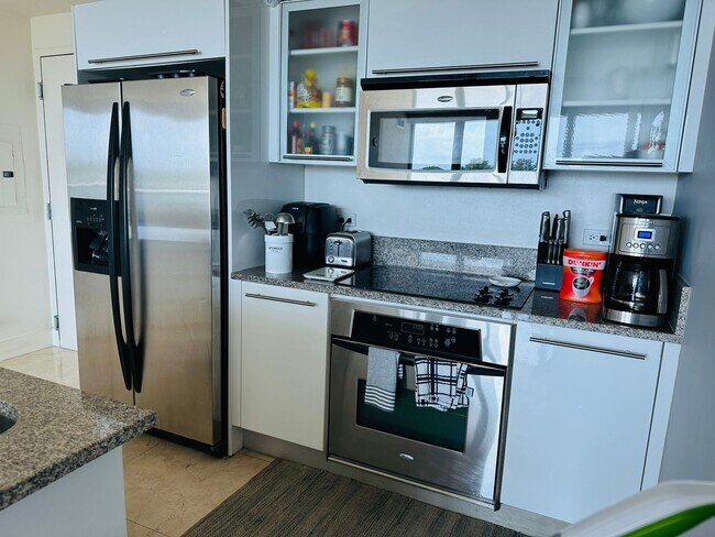 888 Biscayne Blvd Unit 311