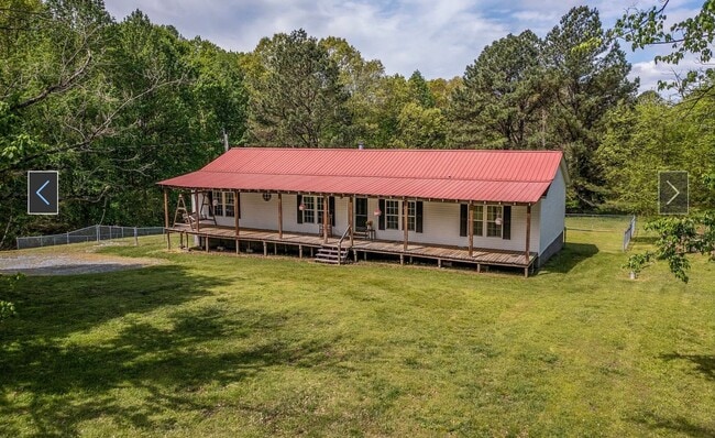 Building Photo - Fairview - 3 bedroom 2 baths - Private living Rental
