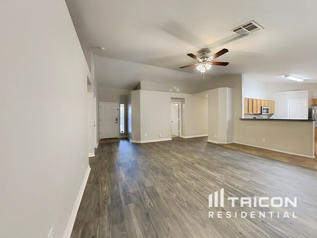 Photo - 4314 S Emery St