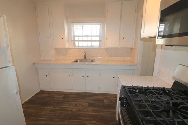 Photo - 859- 861 Euclid Avenue Unidad 861 Euclid Avenue