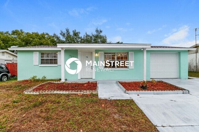 Building Photo - 3 Bedroom Pet-Friendly Home in Port Richey...