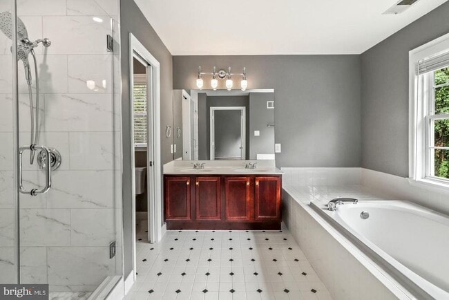 Photo - 6212 Lilac Bush Ln