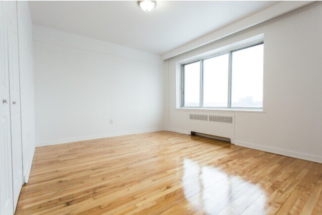 Photo - 6920-6940 Fielding Avenue