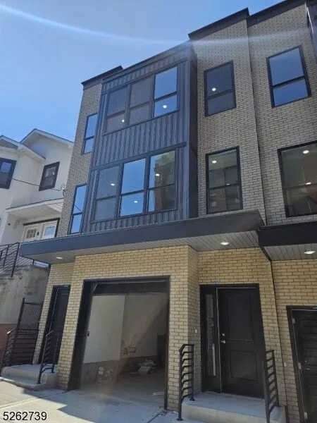 Photo - 96 Montgomery St Unit 2