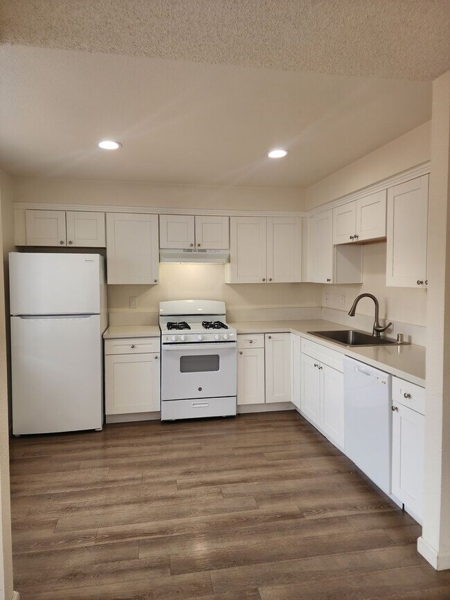 Photo - 1 bed, 1 bath Unit 03