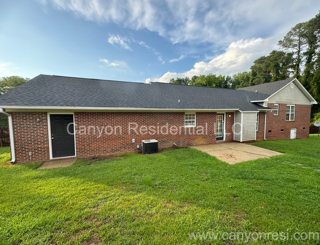 Photo - 229 Lakeside Rd