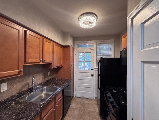 Building Photo - One-Bedroom Apartment in Dogtown*In-Unit W... Unit 1019 - 1S