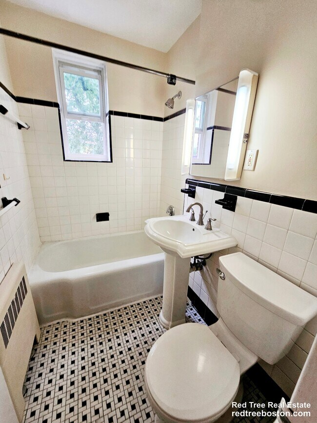 42 Dean Rd Unit 5